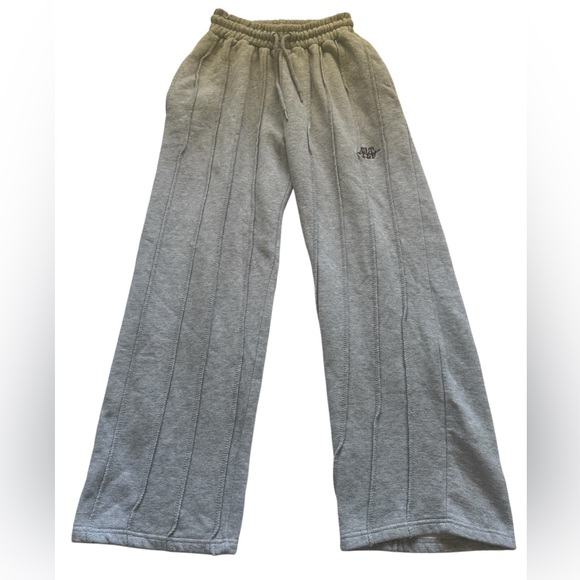 Pretty Little Thing Gray Wide Leg Textured Sweatpants Pockets Size 4 - Small - Picture 3 of 12